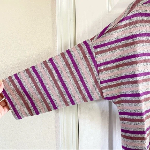 NWOT TORRID Stripe Supersoft Plush Tee - Picture 9 of 13